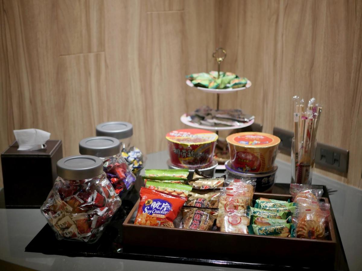 Modern Inn Taizhong Zewnętrze zdjęcie